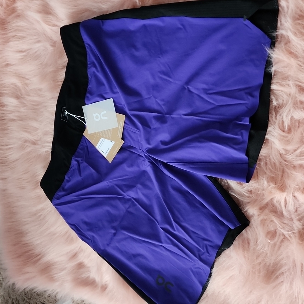 On Running Lightweight shorts
